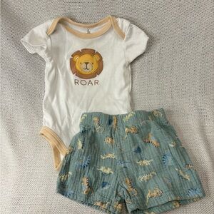 Petite Olive, Lion Bodysuit and Muslin Dino Shorts Set - Cream and Green